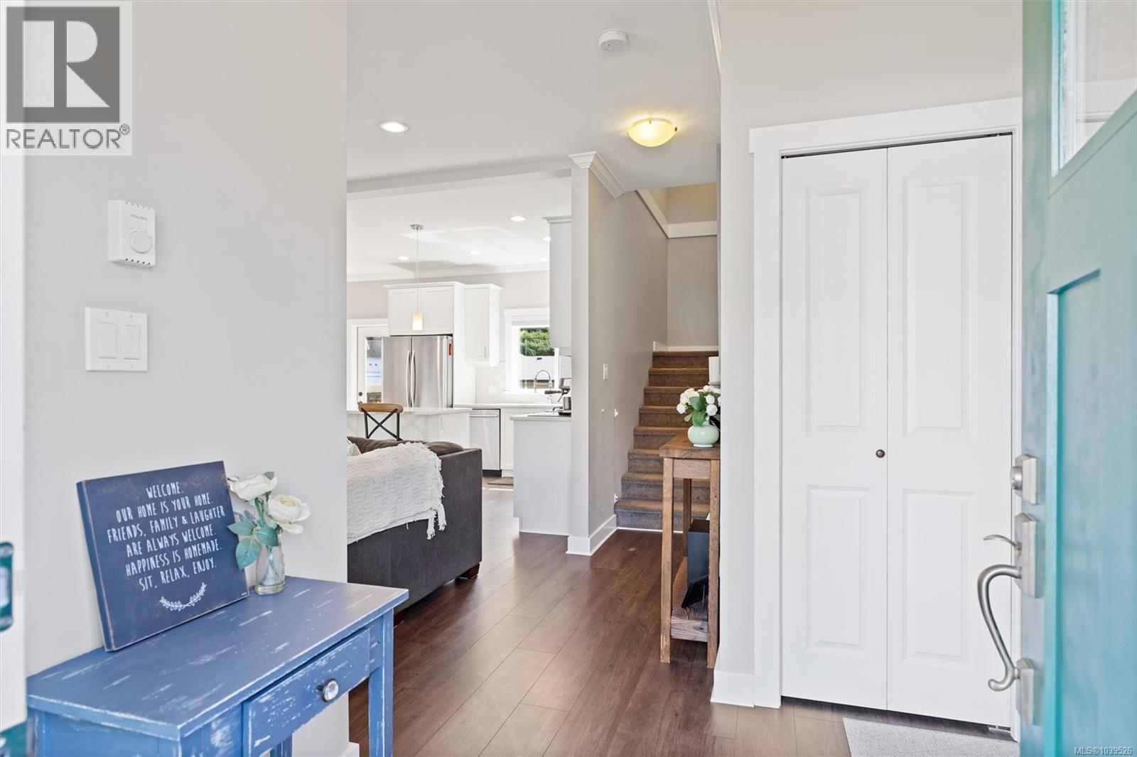 1286 McLeod Pl