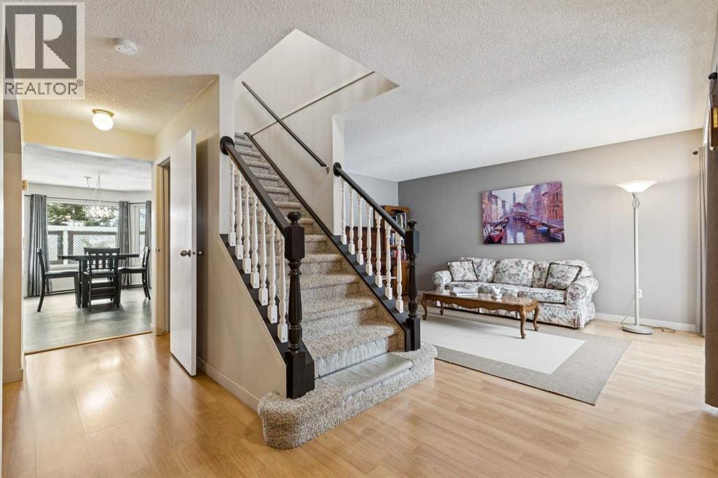 168 Erin Meadow Close SE