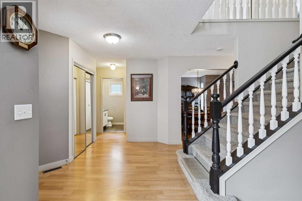 168 Erin Meadow Close SE