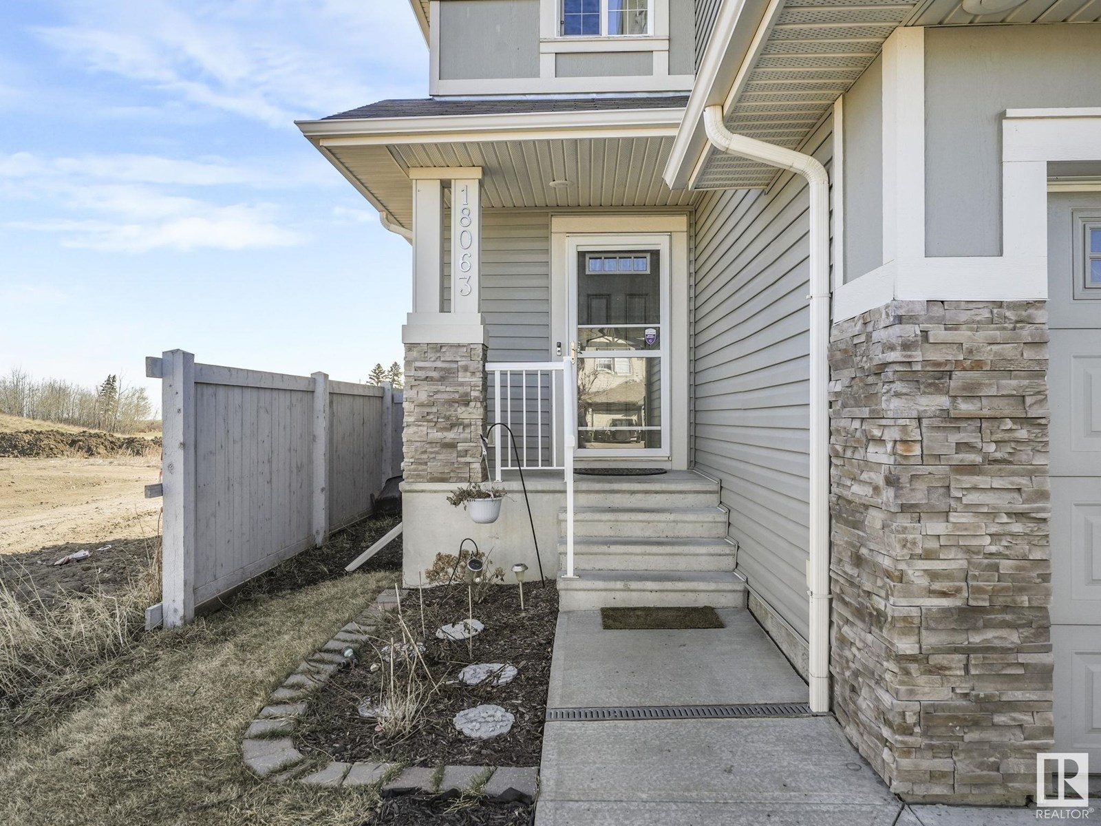 18063 85 ST NW