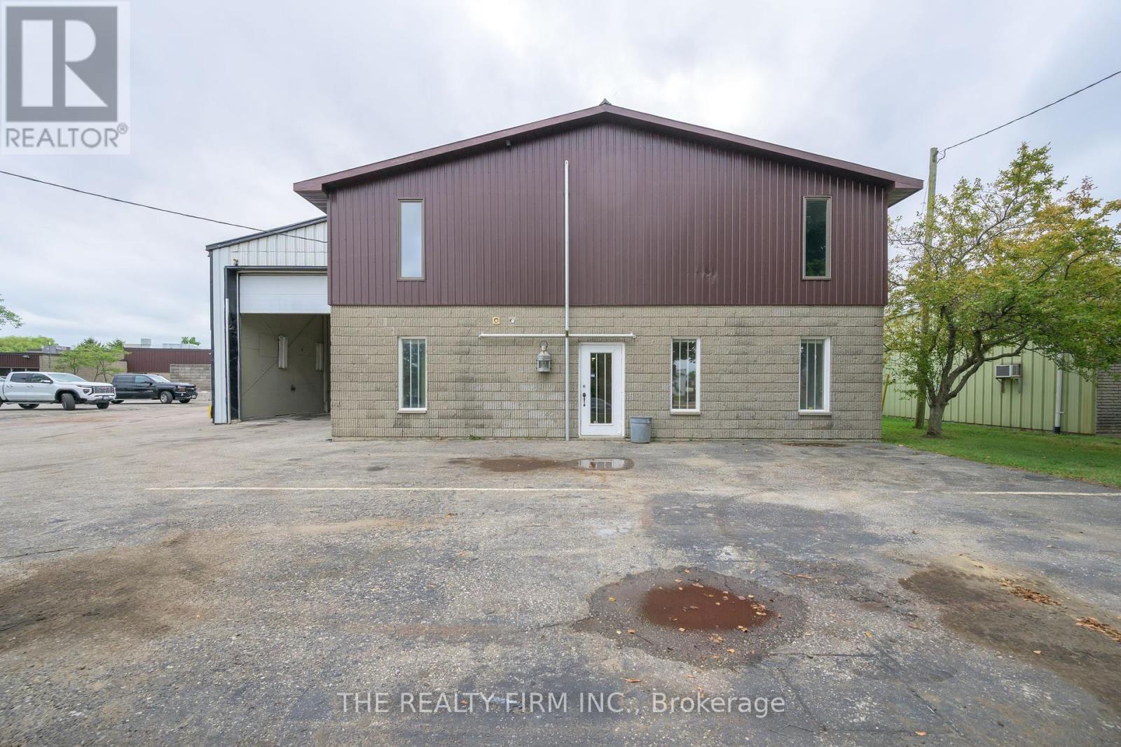 9 BARRIE BOULEVARD