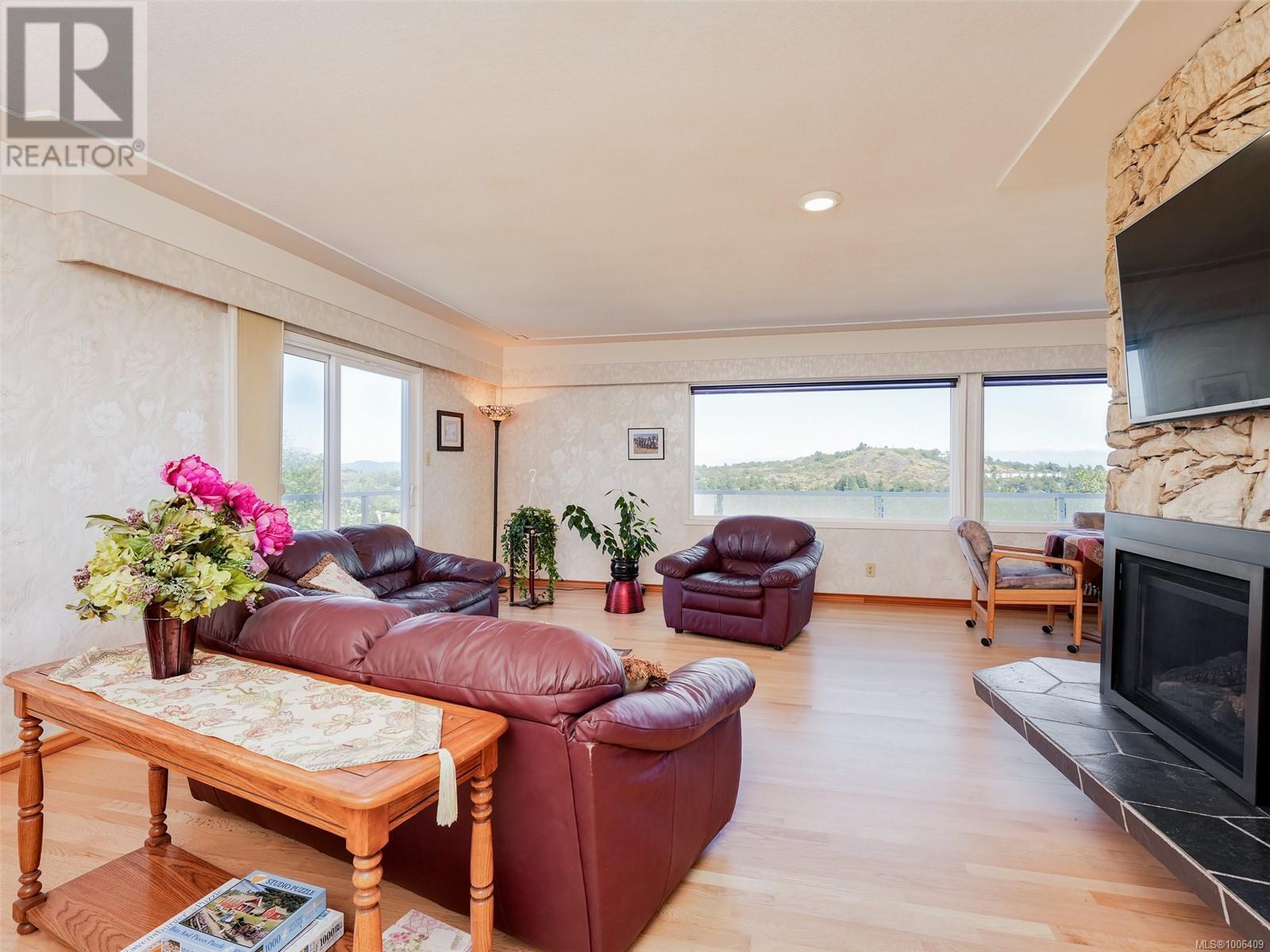 1472 Banff Pl