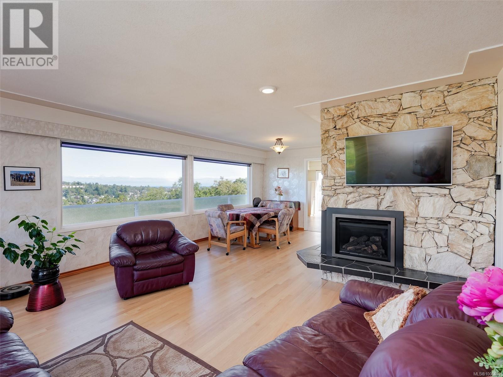1472 Banff Pl
