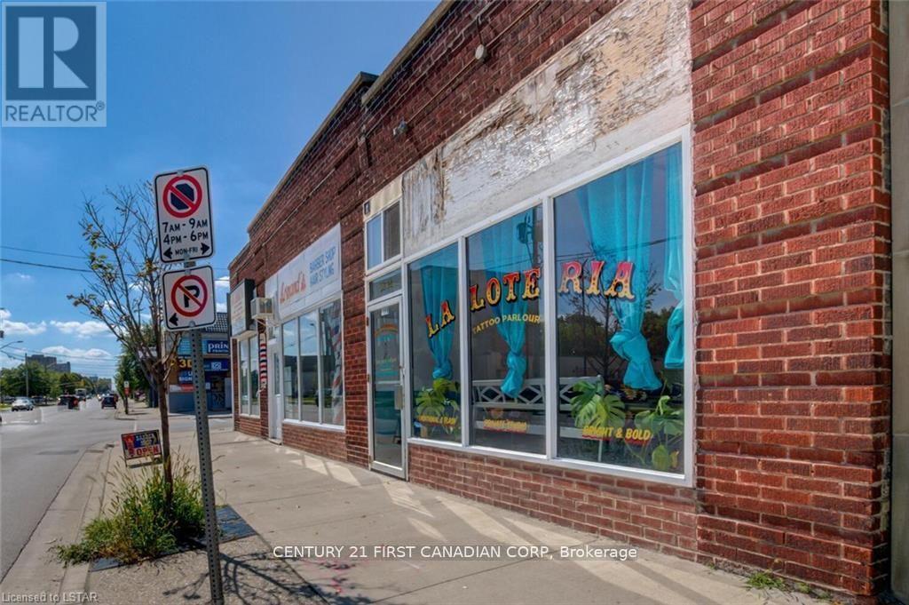 1062 - 1066 DUNDAS STREET E
