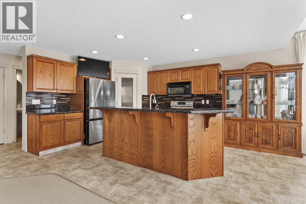 98 Cougarstone Close SW