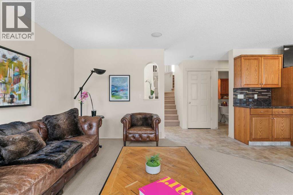 98 Cougarstone Close SW