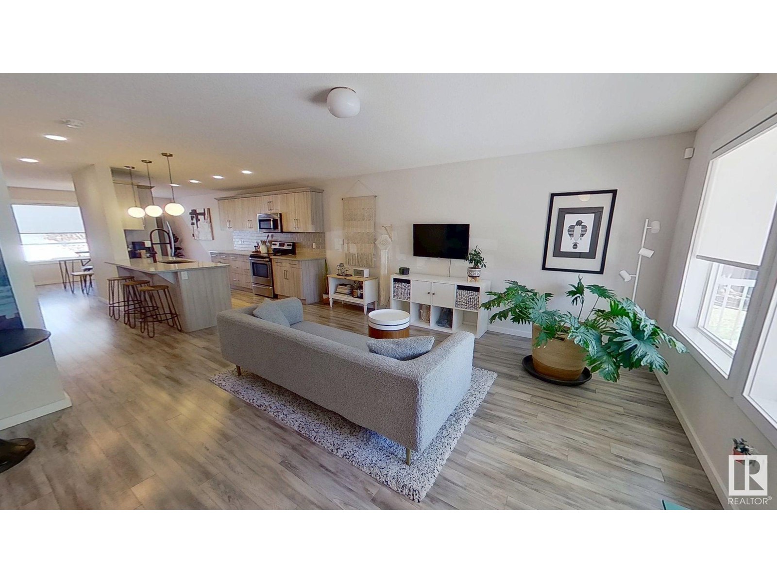 11842 122 ST NW