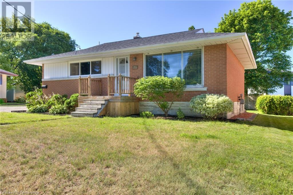 71 BROADMOOR Avenue