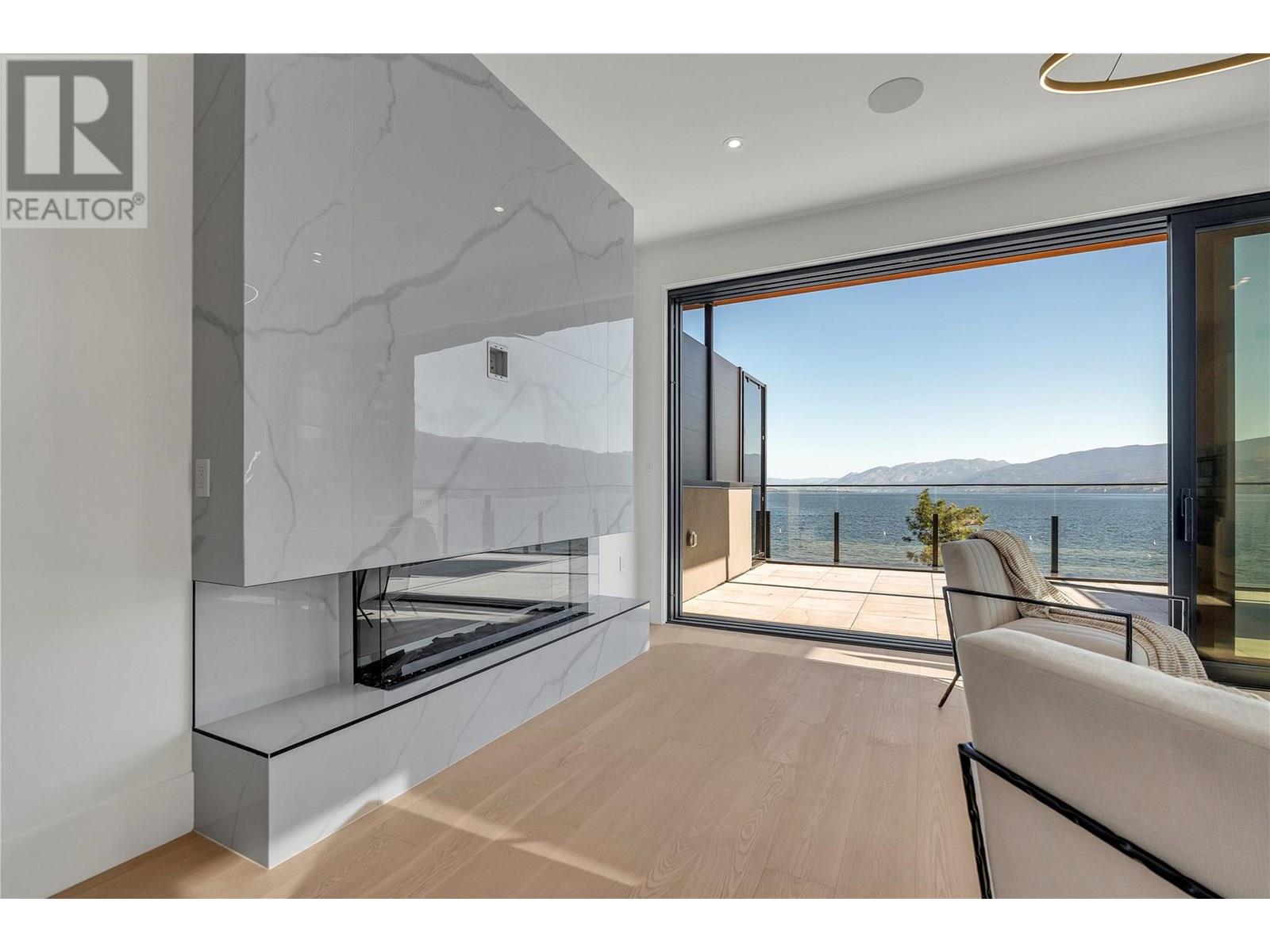 602 Lakeshore Drive Unit# 401