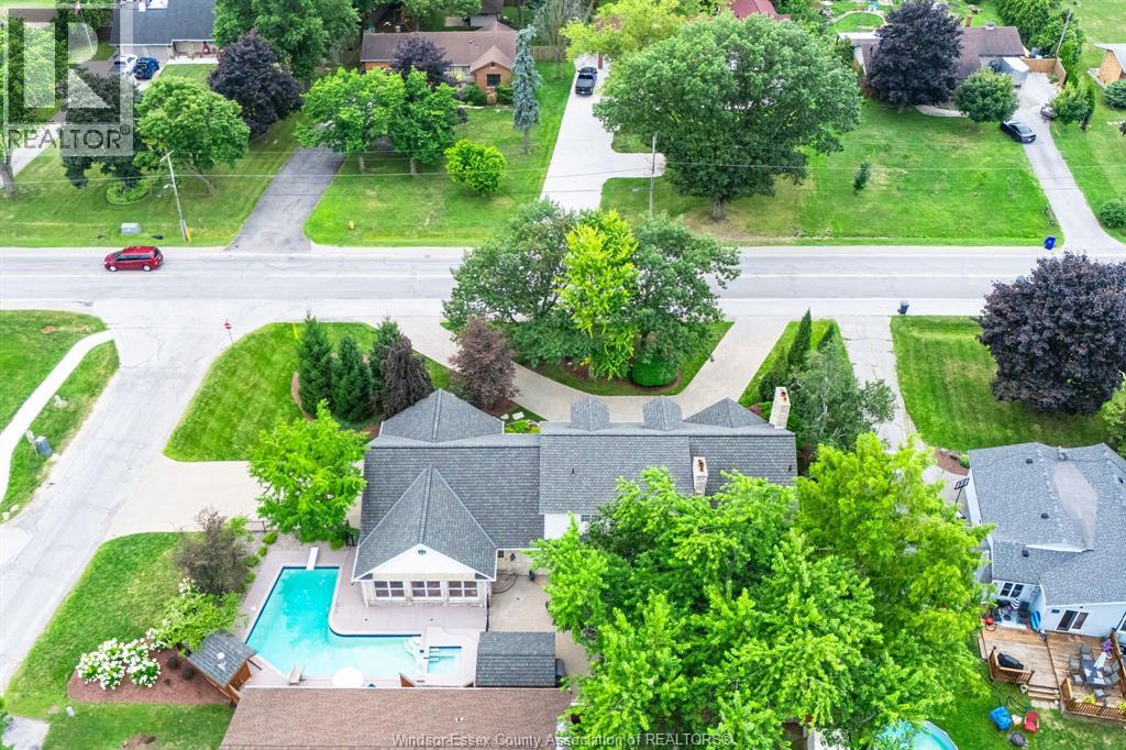 323 TALBOT STREET South