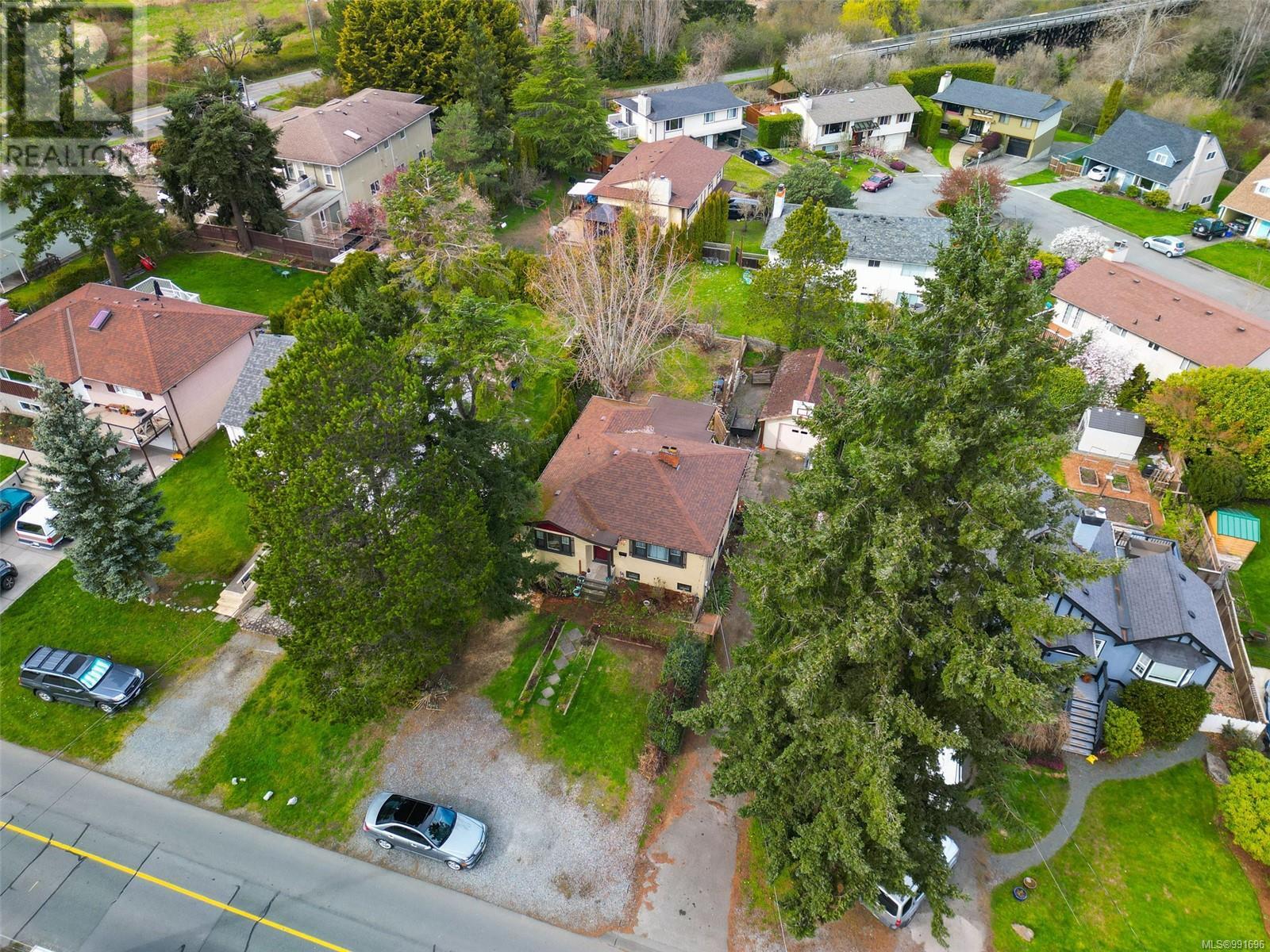 920 Lodge Ave