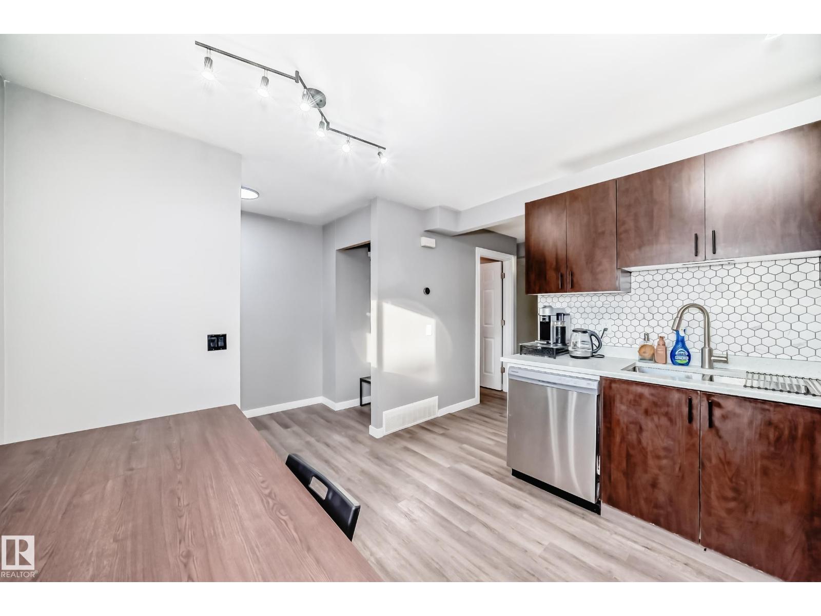 1272 LAKEWOOD RD W NW