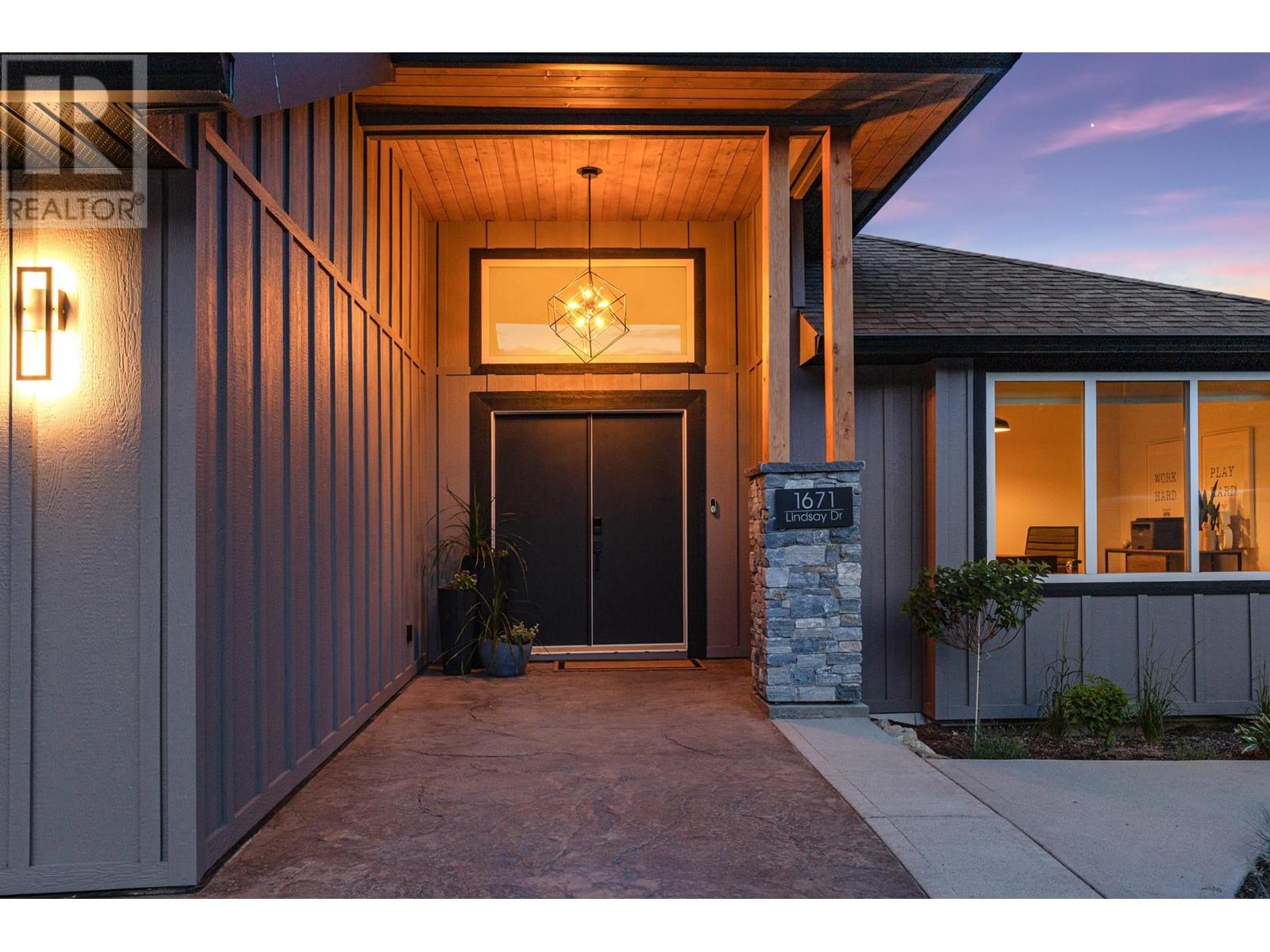 1671 Lindsay Drive