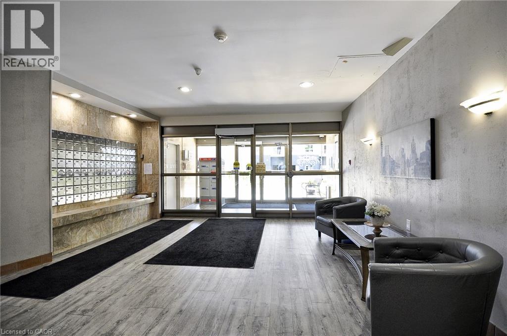 3227 E KING Street E Unit# 105