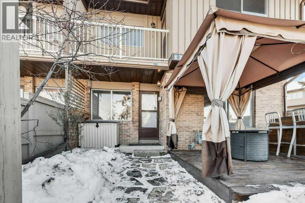 17, 1055 72 Avenue NW