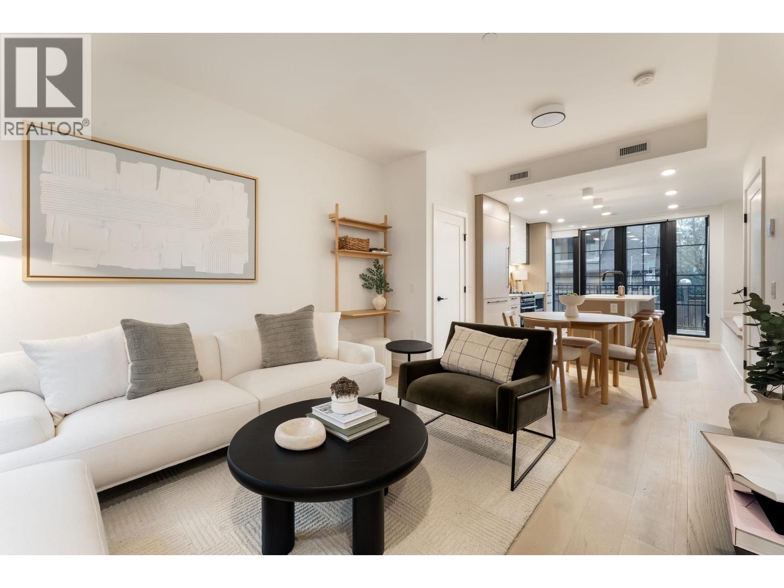 197 W KING EDWARD AVENUE