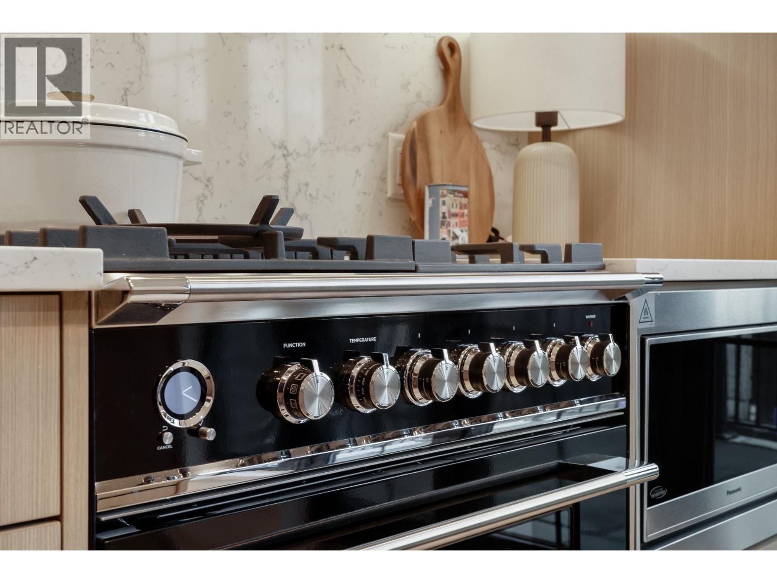 197 W KING EDWARD AVENUE