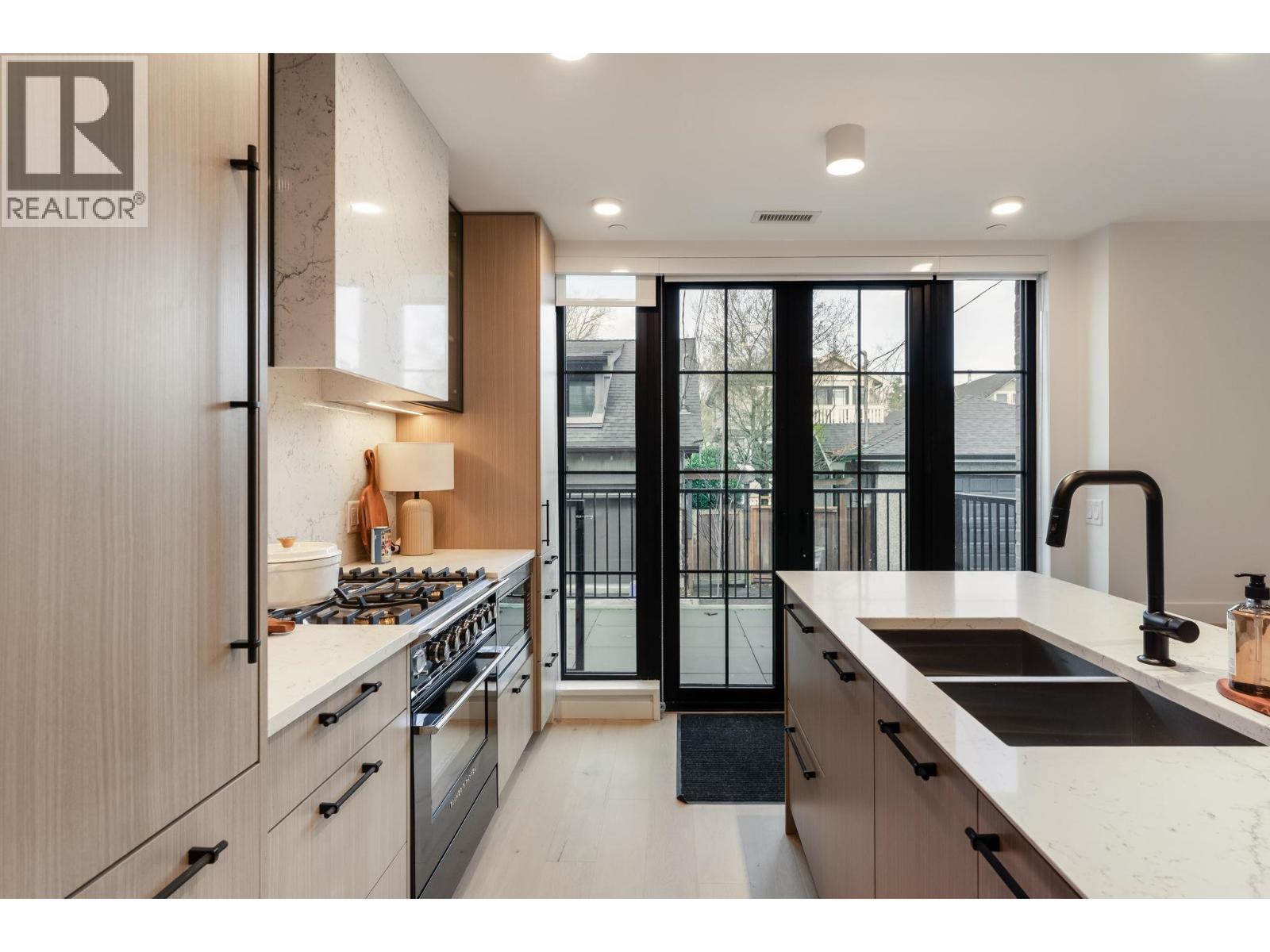 197 W KING EDWARD AVENUE