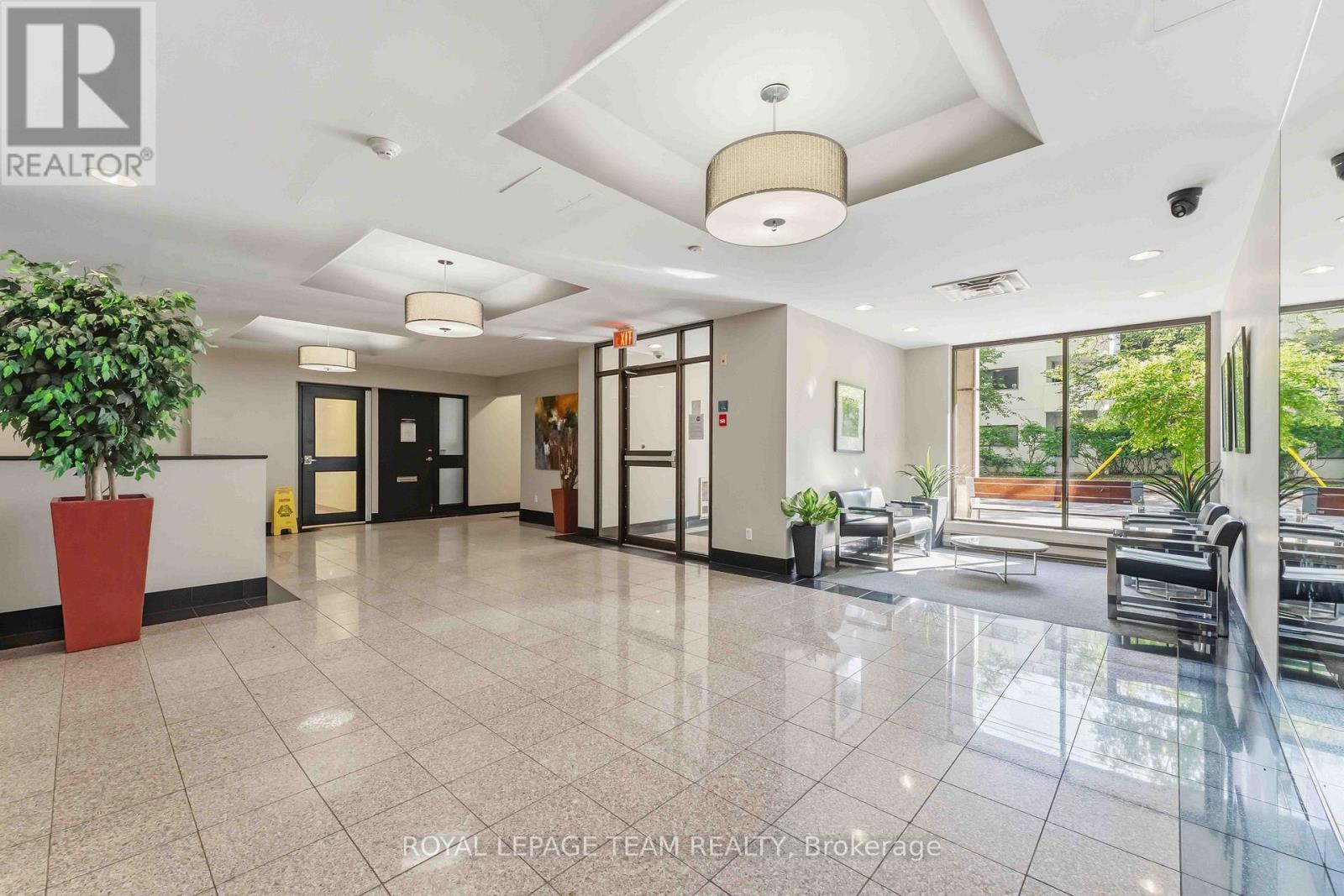 203 - 110 FORWARD AVENUE