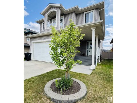 15519 47 ST NW Edmonton AB T5Y3L8