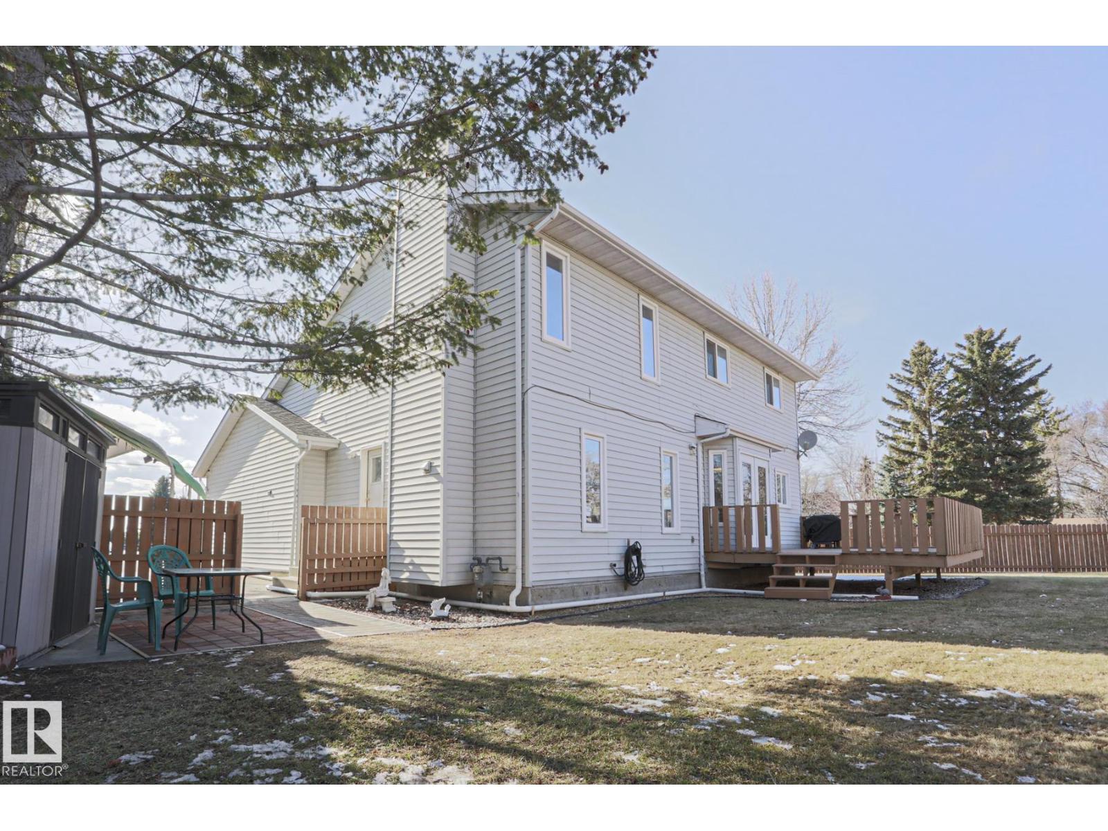 2433 89 ST NW