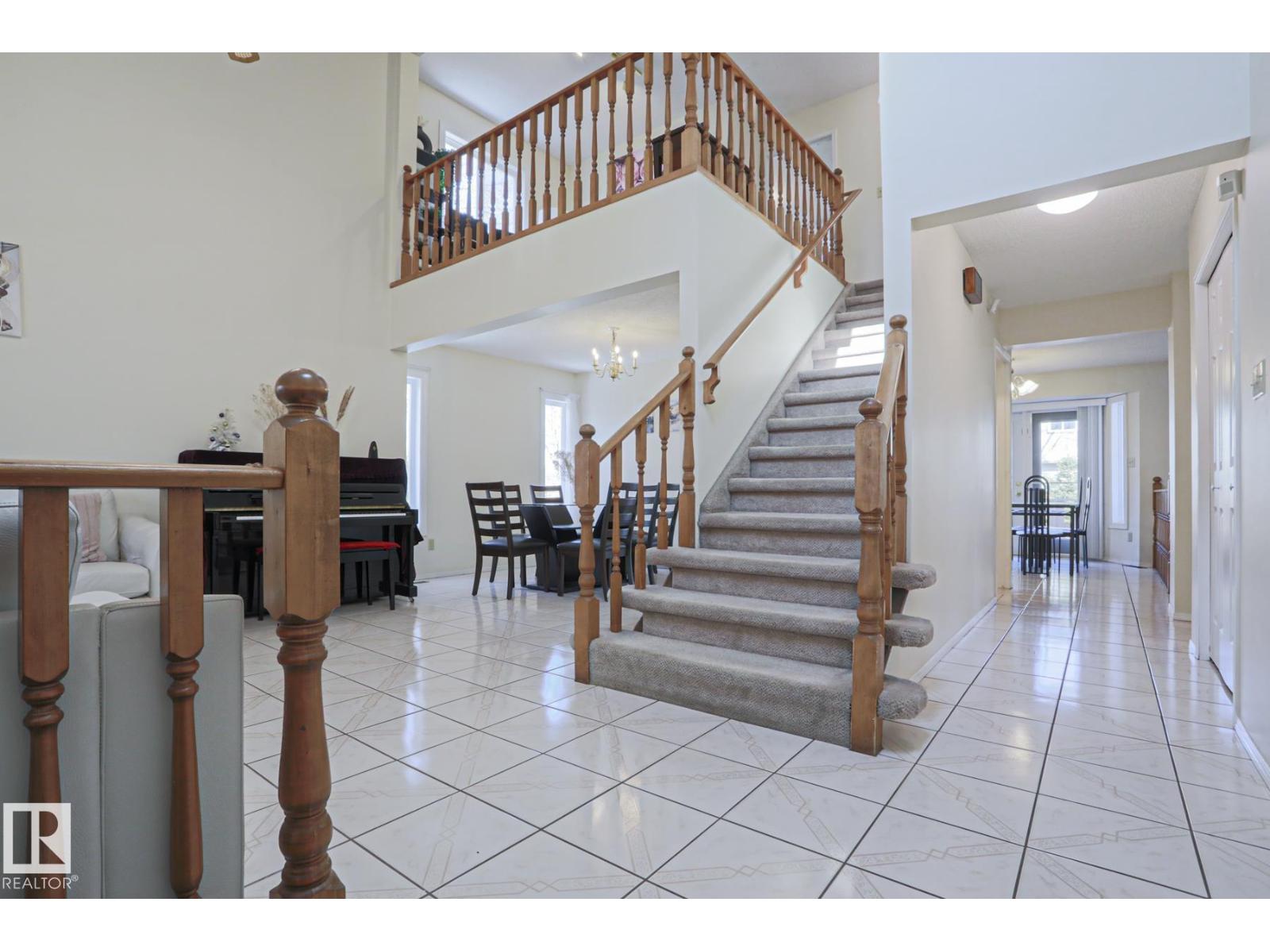 2433 89 ST NW