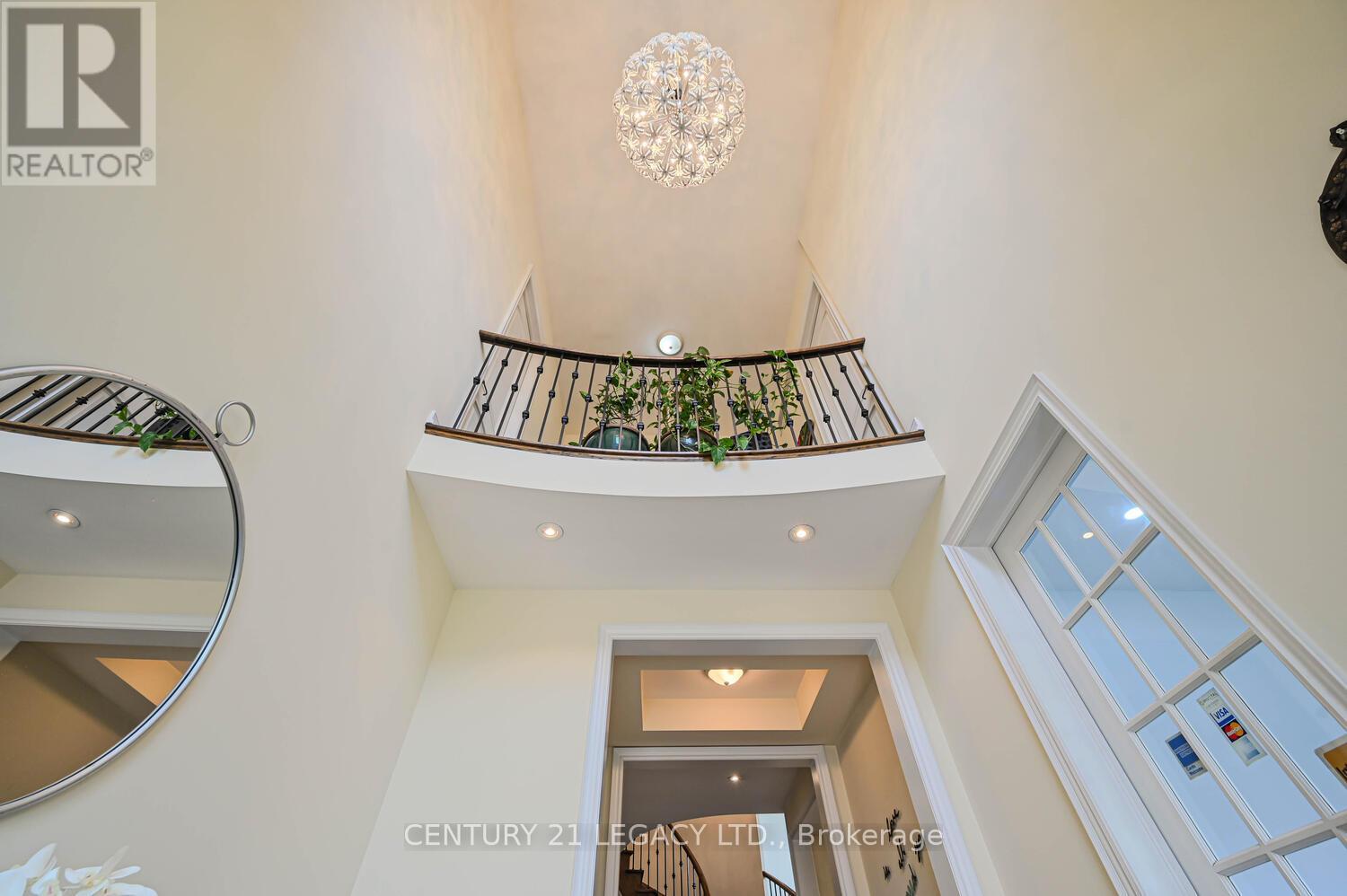 34 CANNINGTON CRESCENT