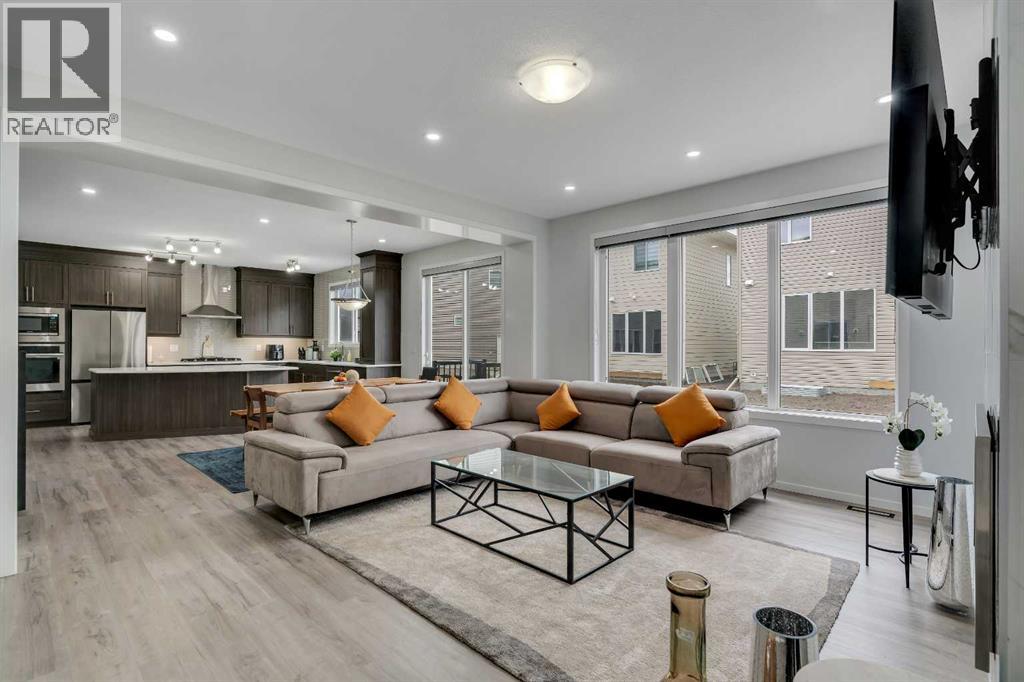 273 Carringwood Close NW