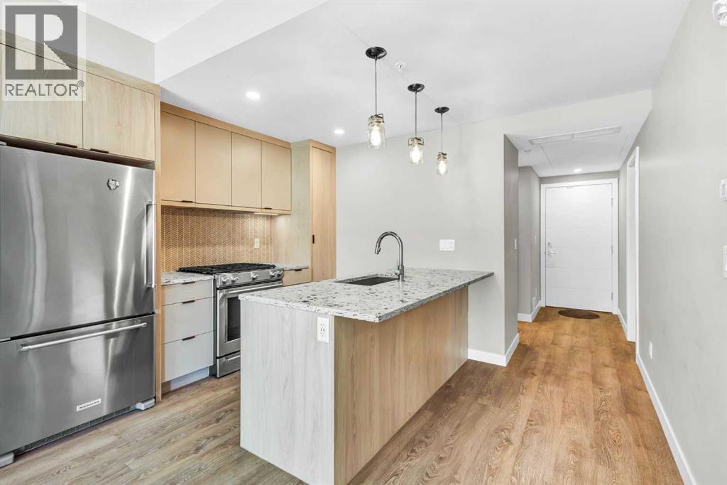 206, 3375 15 Street SW