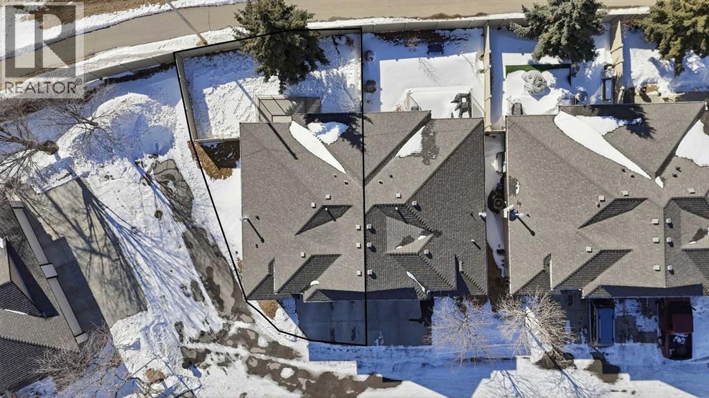 11, 103 Fairways Drive NW