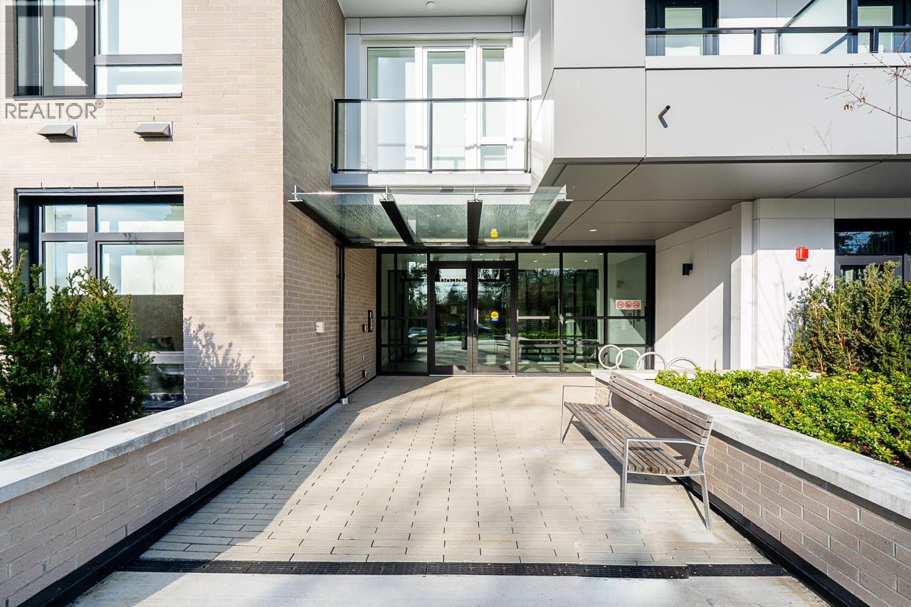 105 6859 CAMBIE STREET