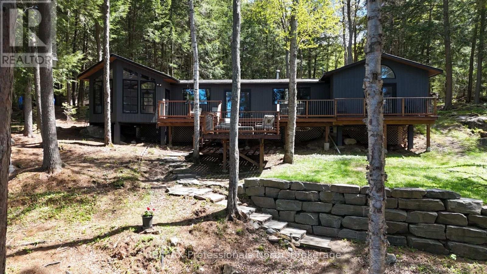1132 SAPPHIRE (KOSHLONG LAKE) DRIVE