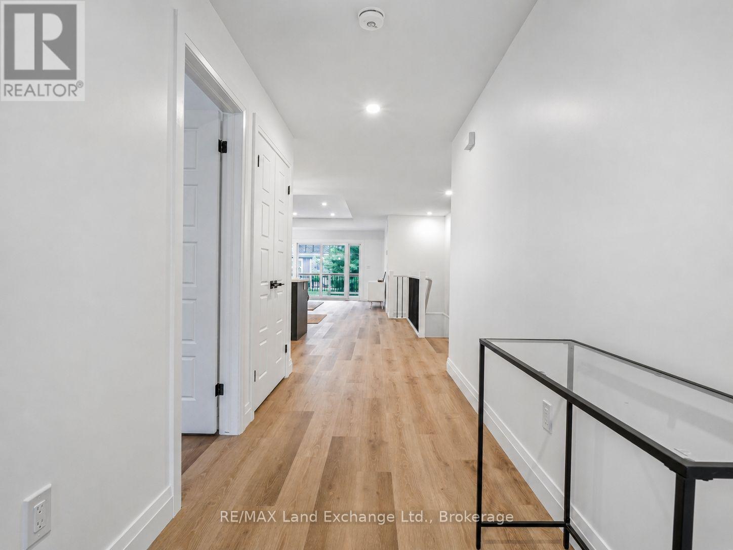 18 - 86 EAGLE COURT