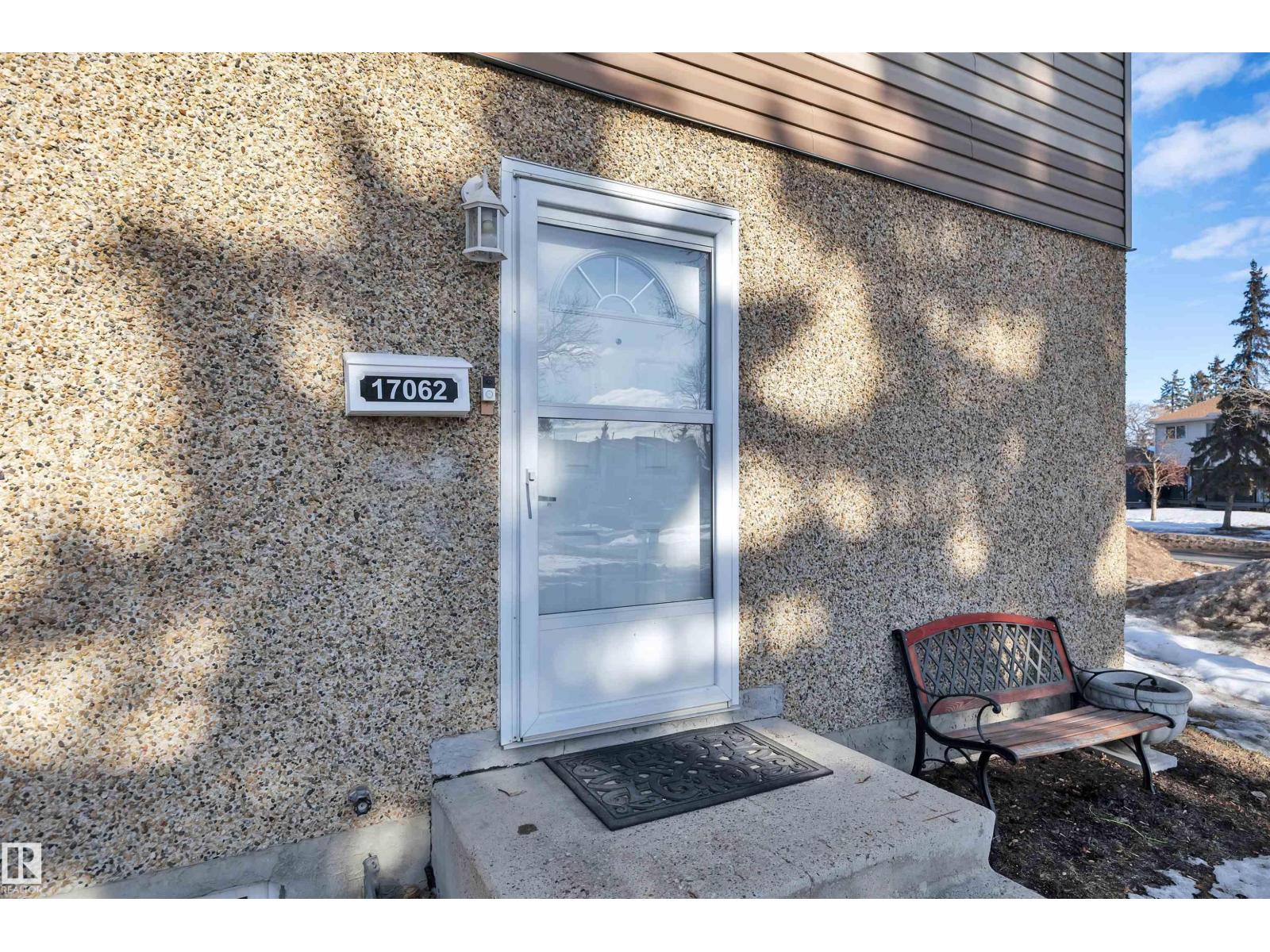17062 100 ST NW