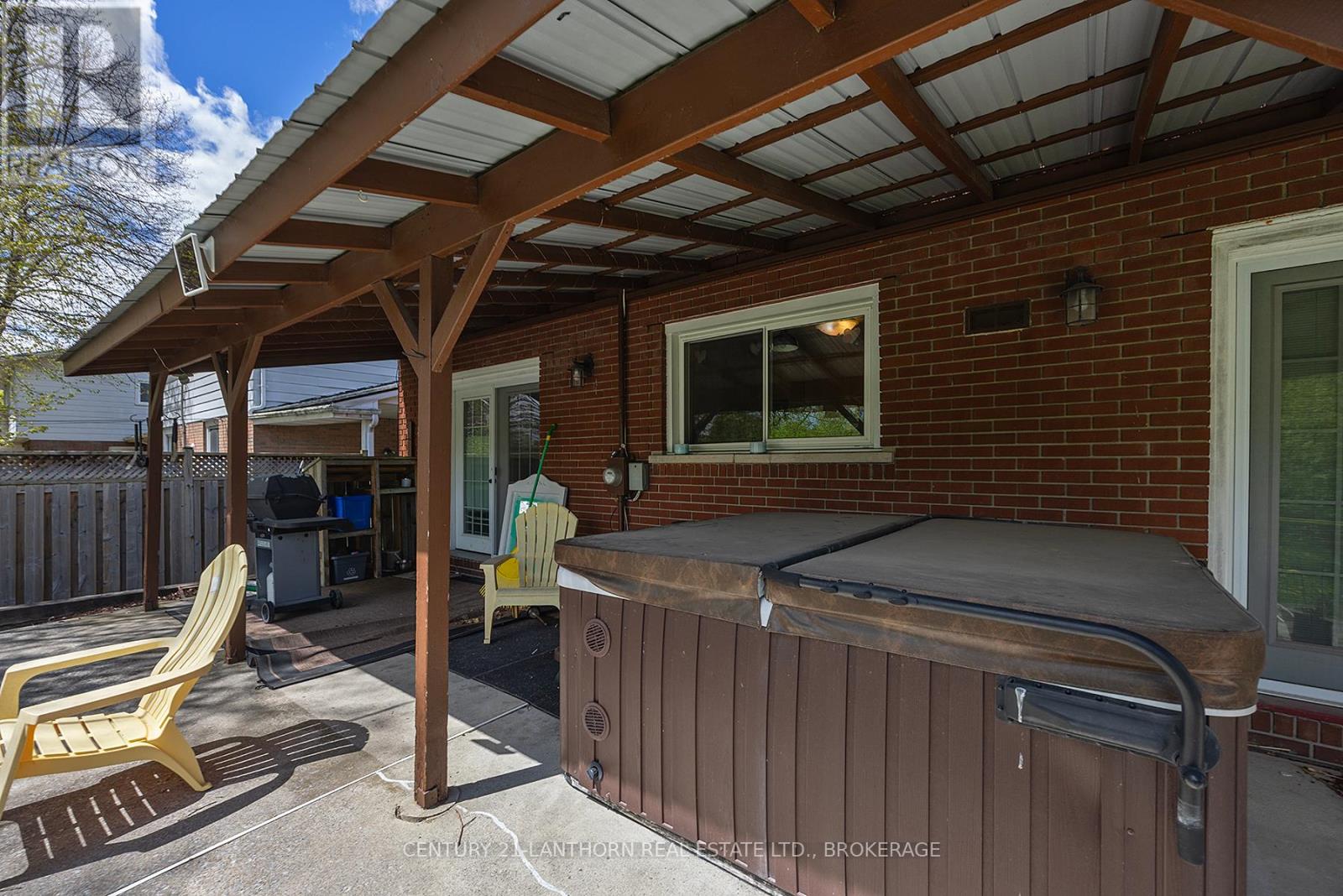 58 CLIFF CRESCENT