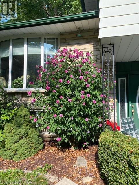 564 GLEN MANOR Boulevard