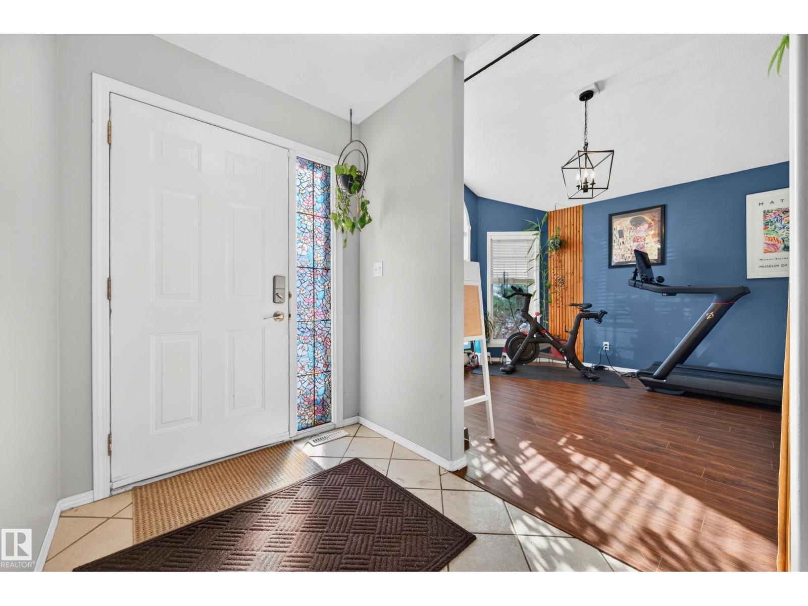 2810 32A ST NW