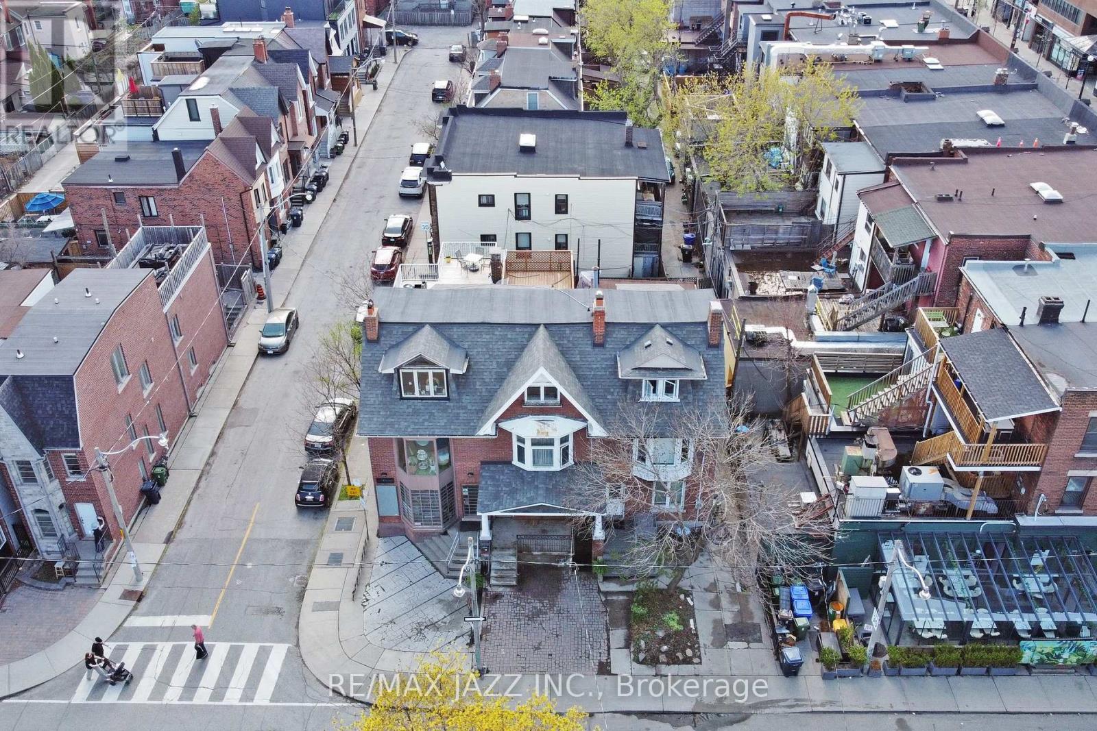36 CLINTON STREET