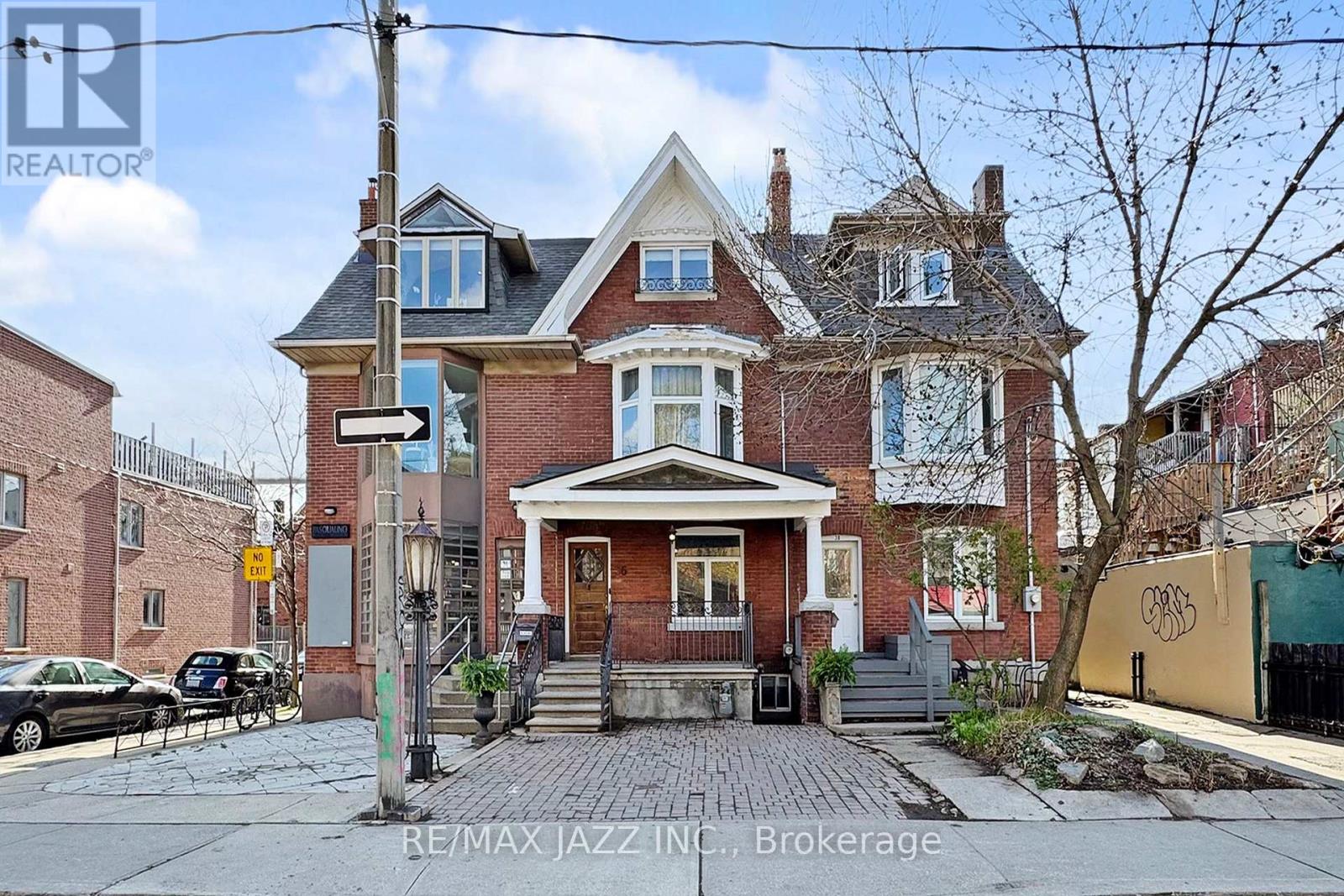 36 CLINTON STREET