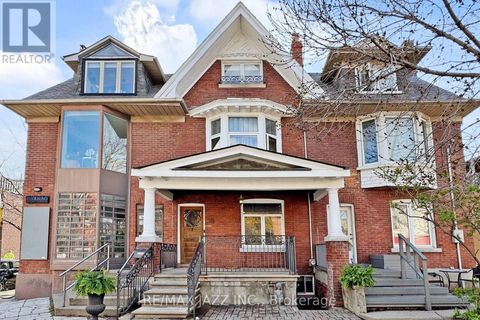 36 CLINTON STREET Toronto (Palmerston-Little Italy) ON M6J2P2