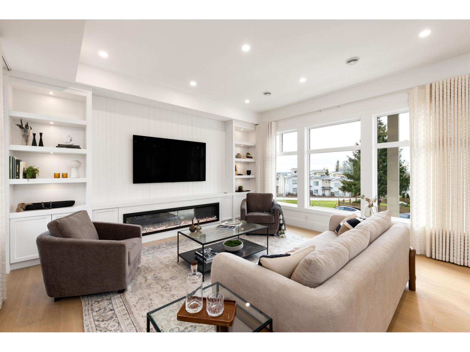 101 1810 165A STREET