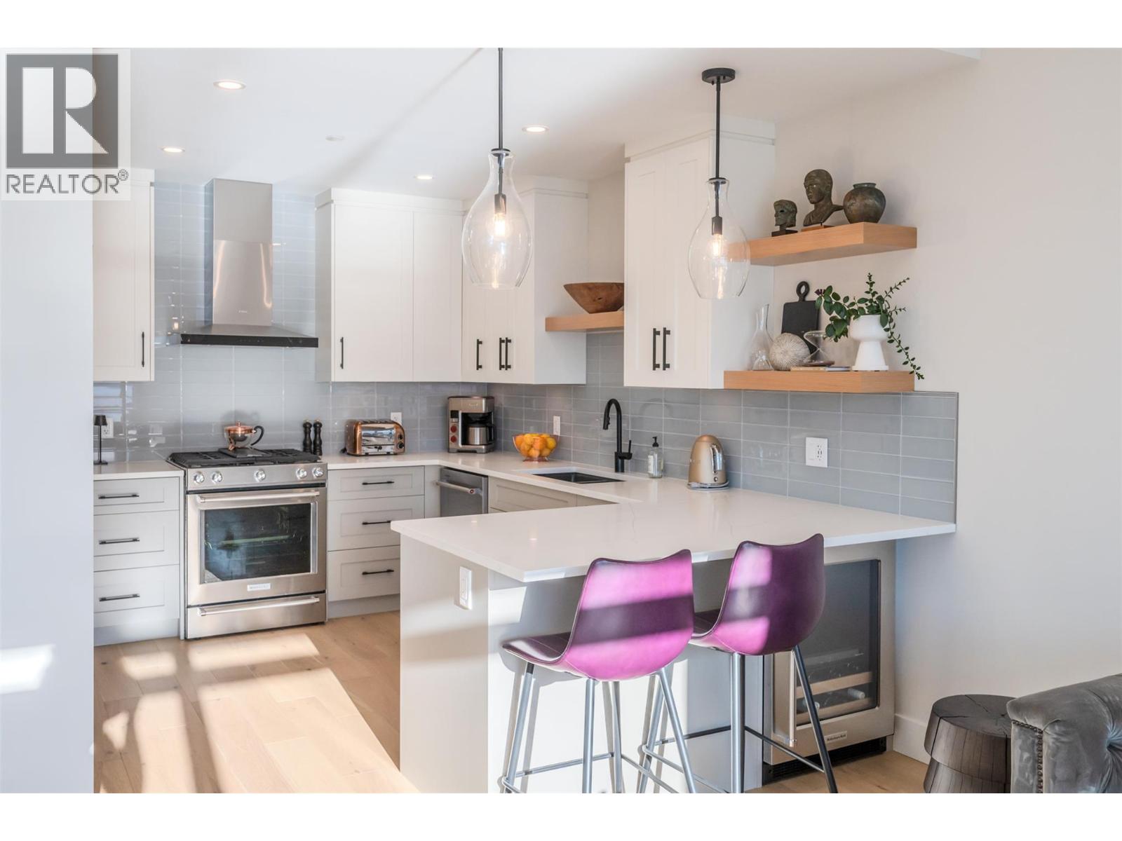 6007 Princess Street