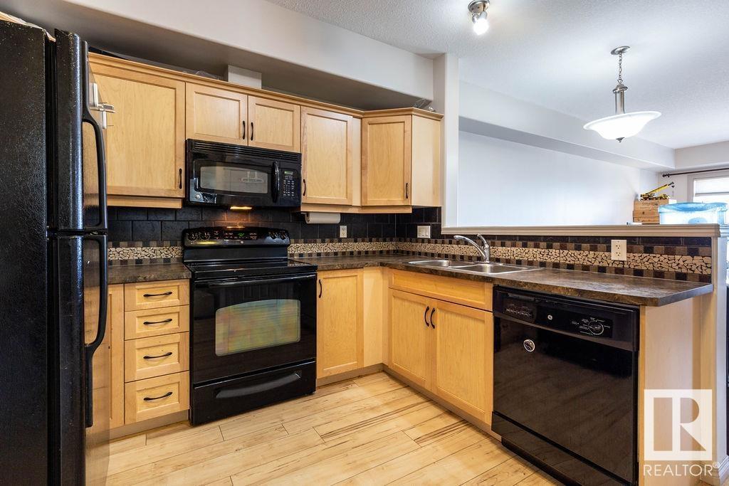 #322 45 INGLEWOOD DR