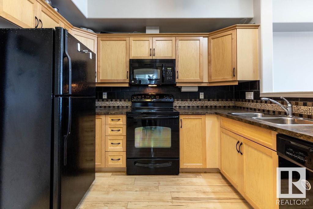 #322 45 INGLEWOOD DR