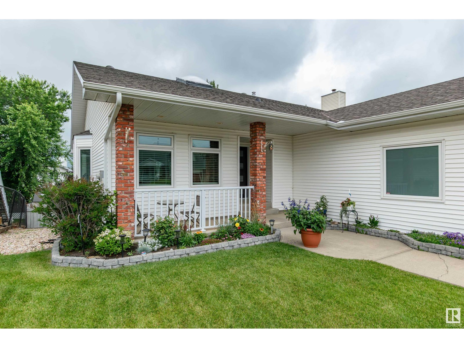 8 CARMEL CL