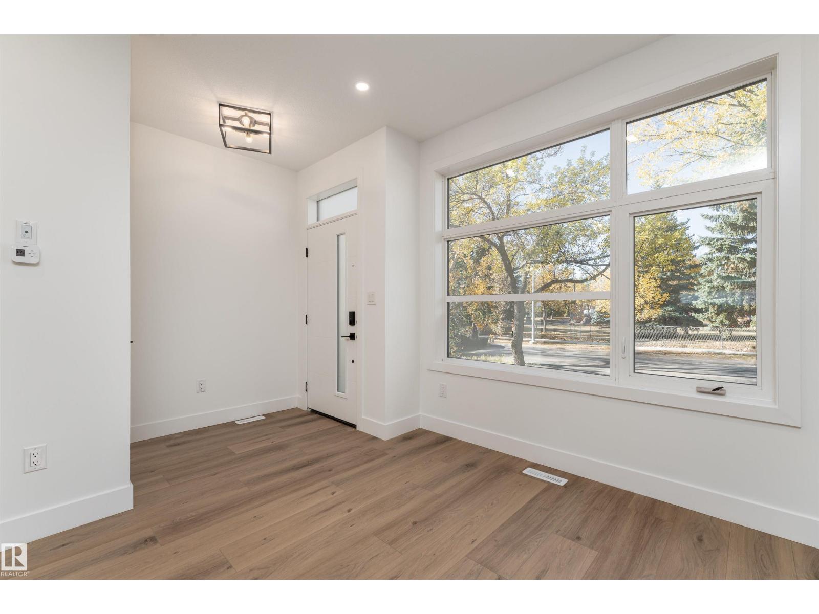 12031 124 ST NW NW