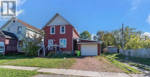 132 Walnut ST Sault Ste Marie ON P6B2E9