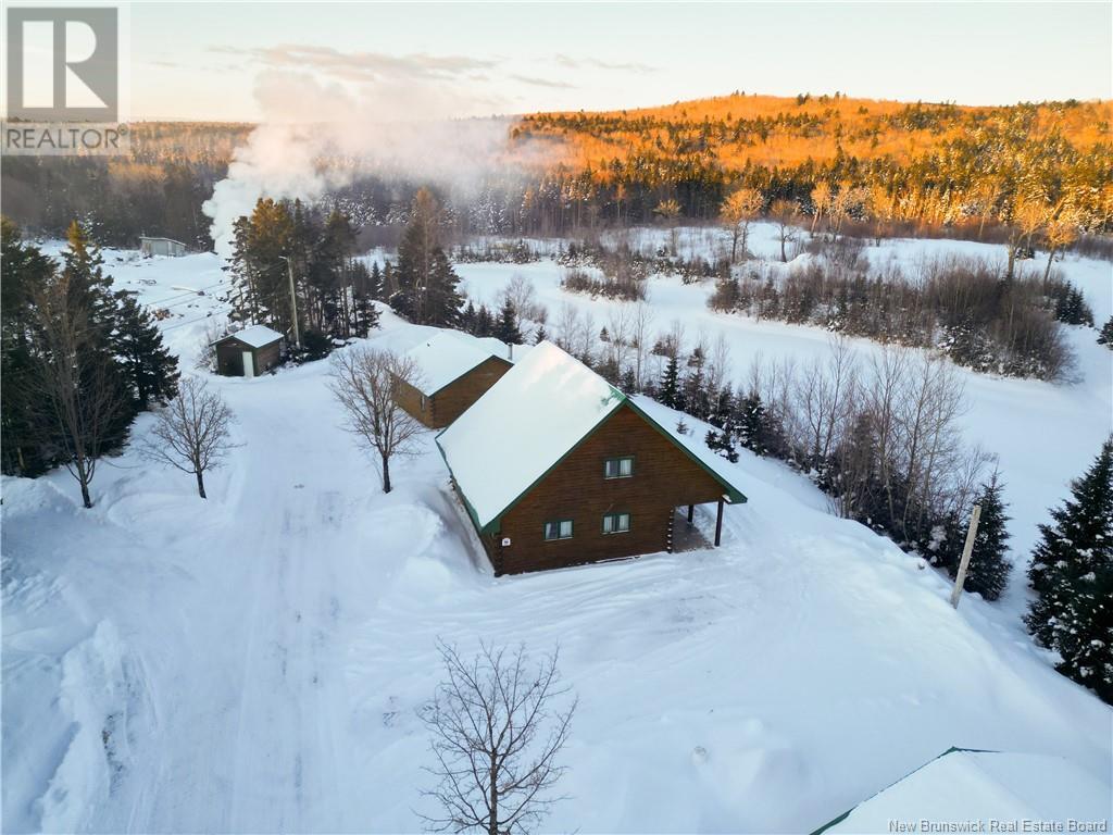 900 Creek Road