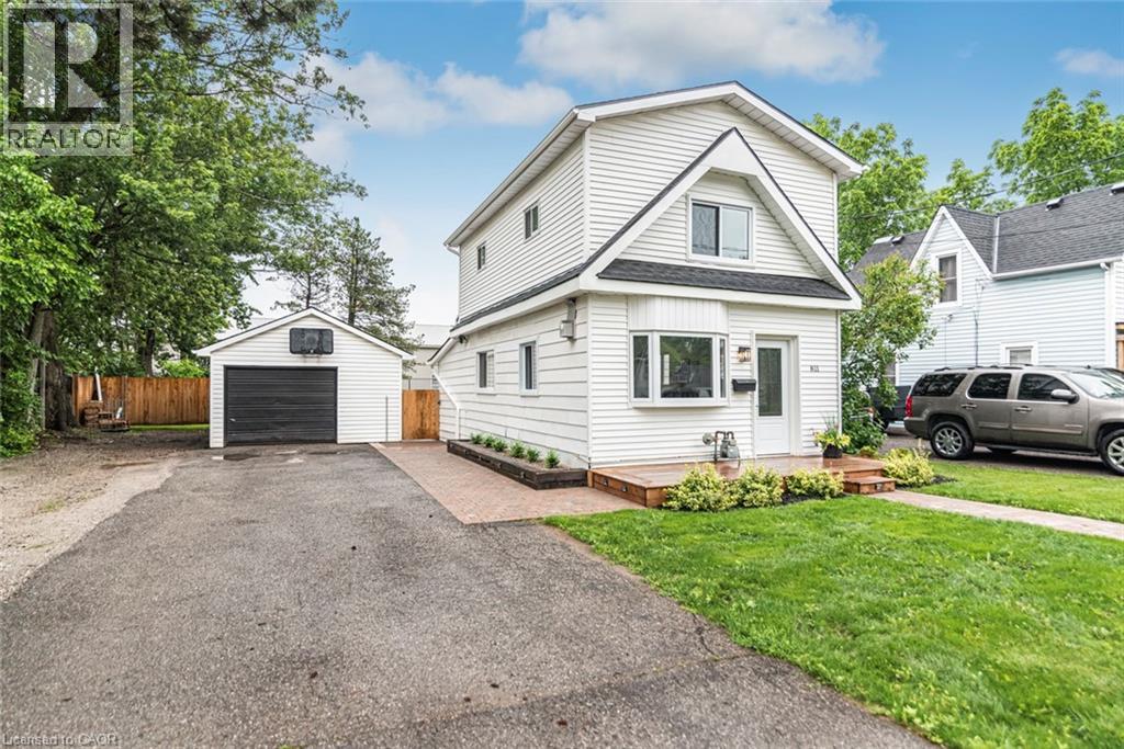 Photo 1 of 26 — 811 TAMARAC Street, Dunnville, ON N1A2E5