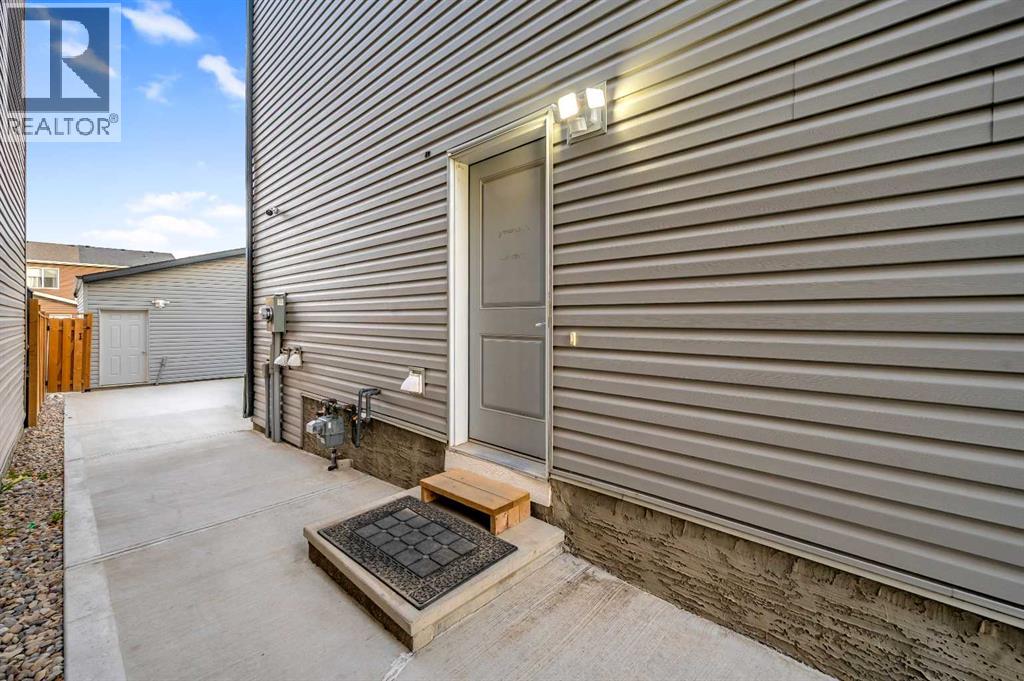 208 Cornergate Row NE